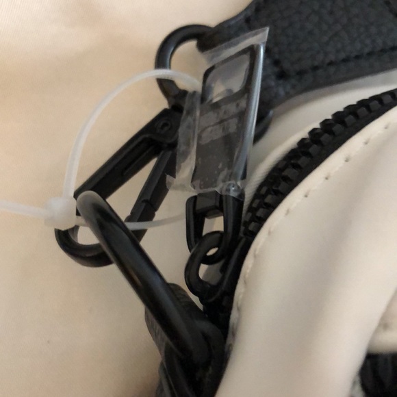 Steve Madden Quilted White Nylon Faux Leather BDRAKE Crossbody Branded Strap NWT - Picture 14 of 16